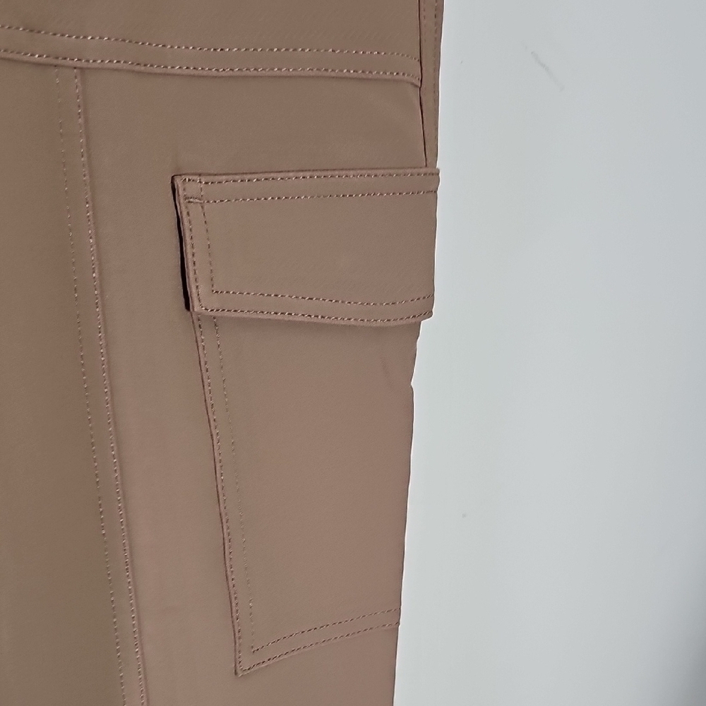 Banana Republic Tan Cargo Women's Pants with Relaxed Fit Size 10L - Picture 4 of 14